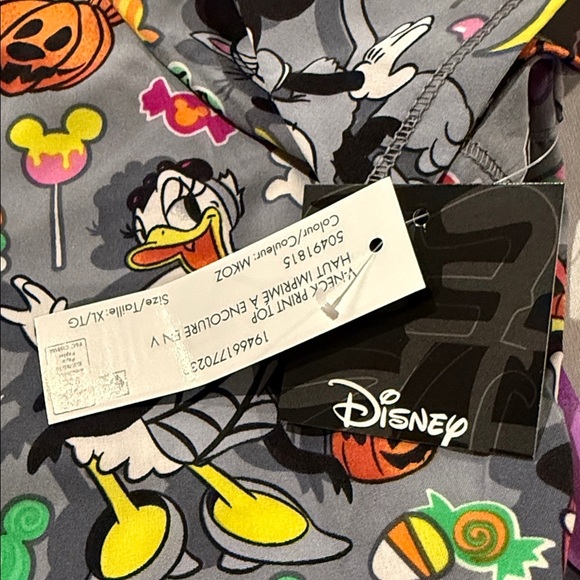 Disney Scrubs Top Halloween Mickey Minnie Goofy Donald Duck V-Neck Women's XL - Picture 13 of 14